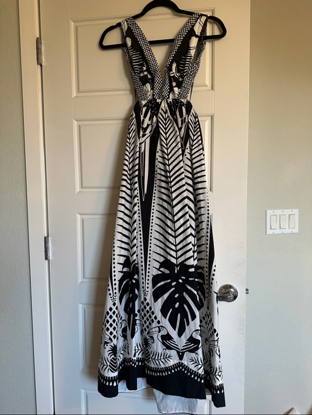 Farm Rio Macaw Elegance Maxi Dress with Tropical Print - Picture 5 of 5